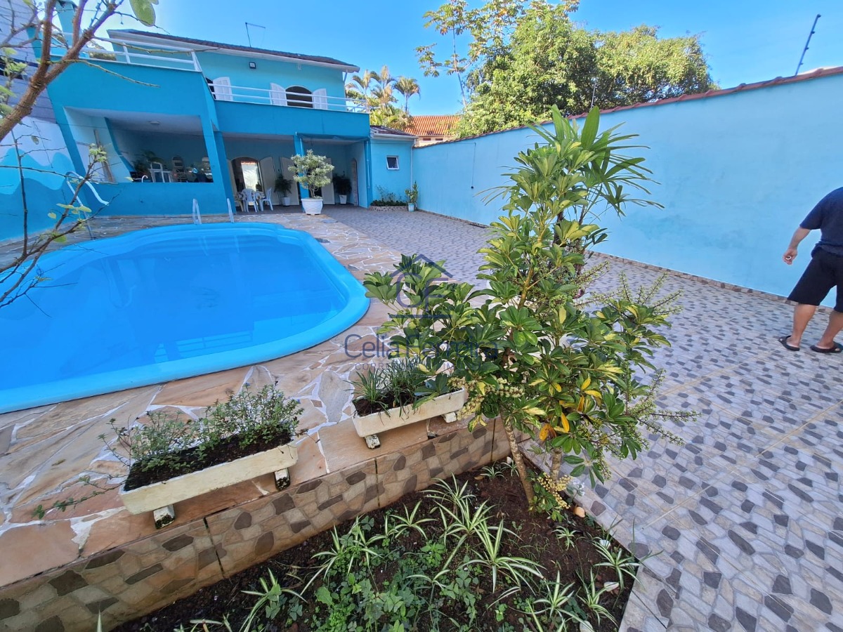 Sobrado, 4 quartos, 250 m² - Foto 1